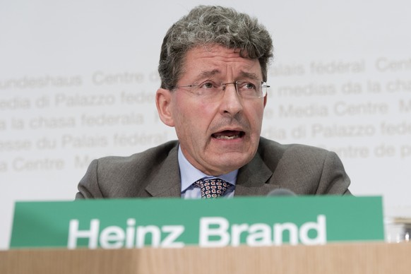 ARCHIVBILD ZUR NOMINATION DER SVP GR VON HEINZ BRAND ALS BUNDESRATSKANDIDAT --- Heinz Brand fordert im Namen der SVP dem Asylchaos, verursacht von Bundespraesidentin Simonetta Sommaruga (SP), endlich  ...