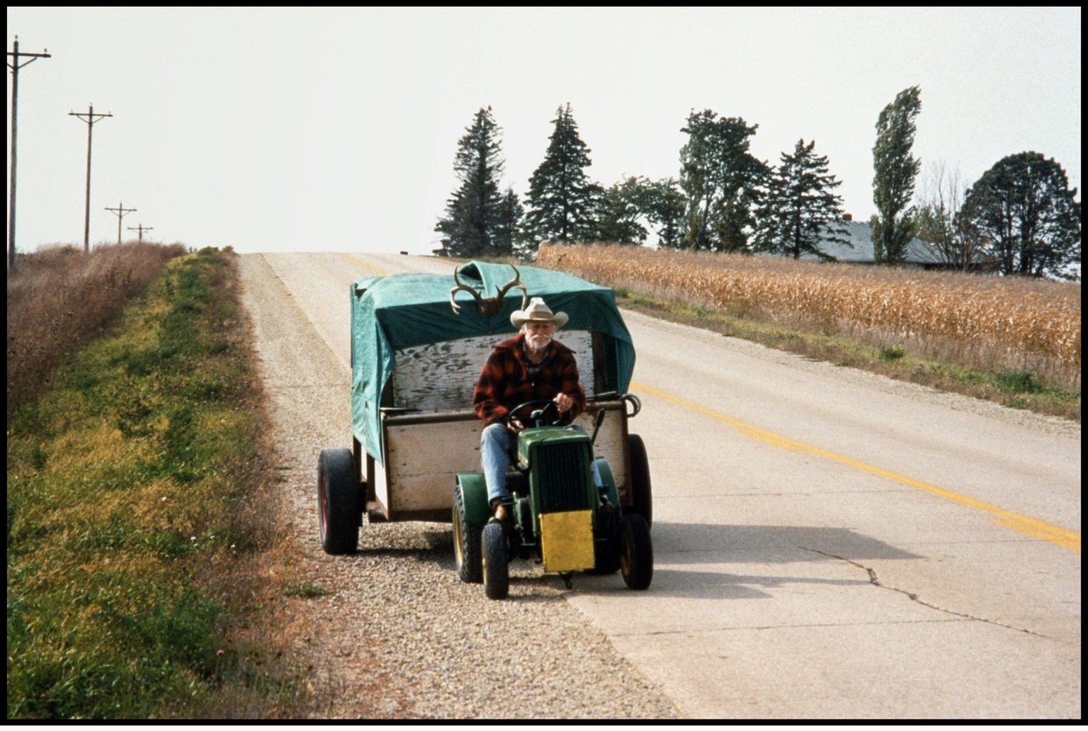 Nachrichten Linkding RECORD DATE NOT STATED COLLECTION CHRISTOPHEL Ciby 2000 - Walt Disney - Picture Story UNE HISTOIRE VRAIE A STRAIGHT STORY de David Lynch 1999 USA / GB / FRA avec Richard Farnsworth tondeuse a gazon, v ...