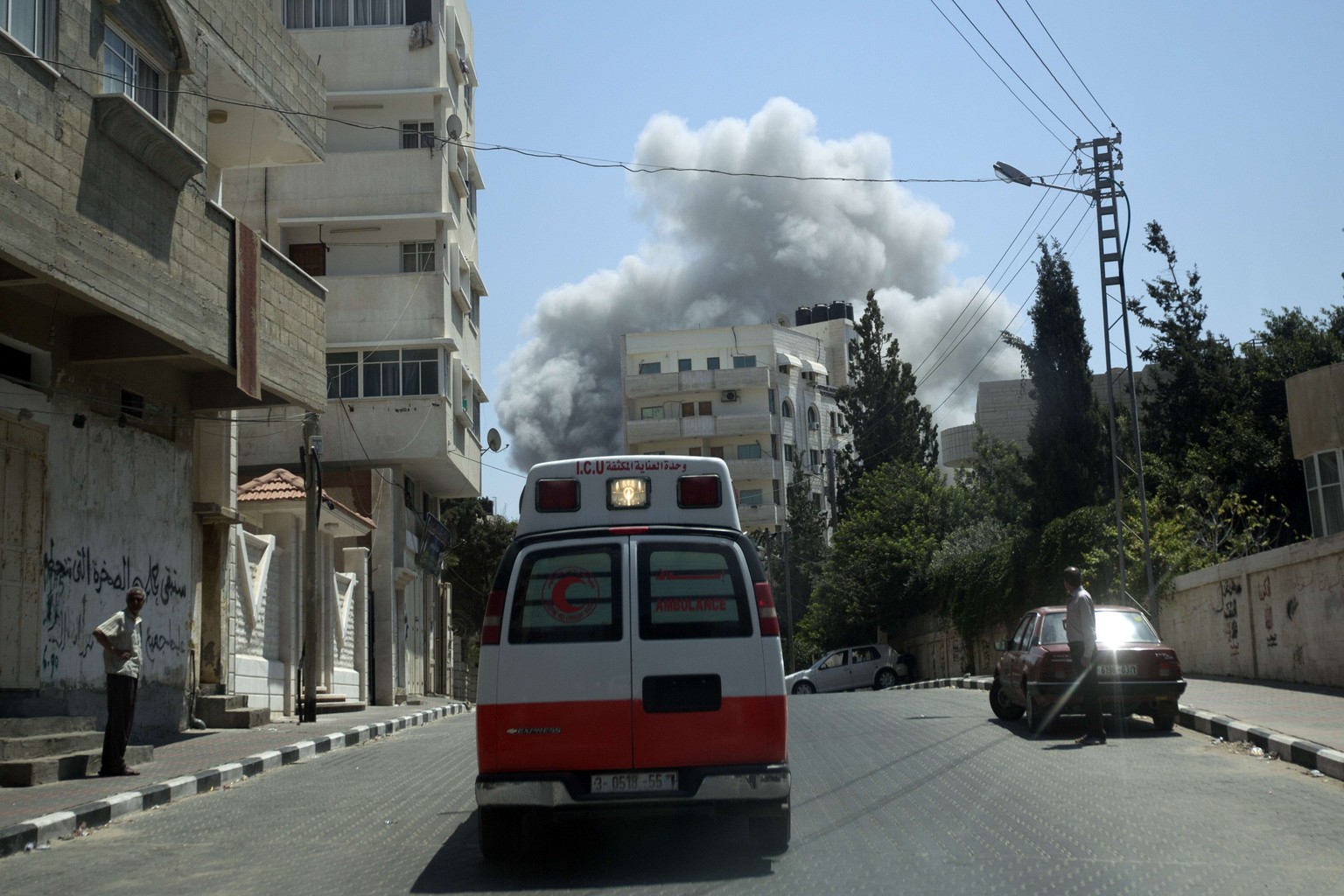 27. Juli: Bei den Angriffen auf Gaza Stadt starben nach Angaben palästinensischer Ärzte mindestens zehn Menschen.&nbsp;