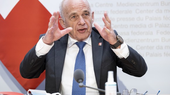 Bundesrat Ueli Maurer spricht waehrend einer Medienkonferenz des Bundesrates im Hinblick auf die Volksabstimmung vom 13. Februar 2022 ueber die &quot;Aenderung des Bundesgesetzes ueber die Stempelabga ...