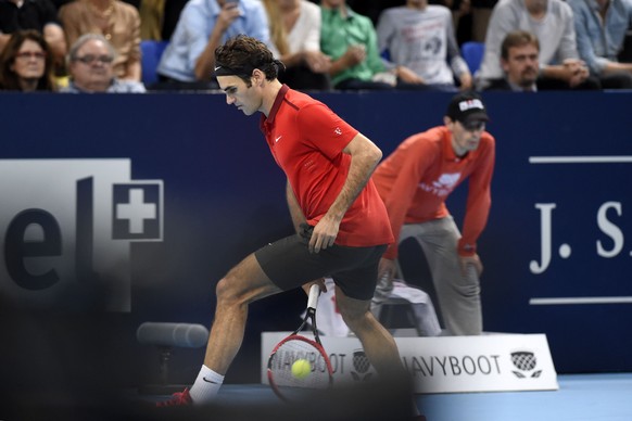 Kurz vor Schluss versuchte Federer auch noch einen Tweener. Der misslang aber.