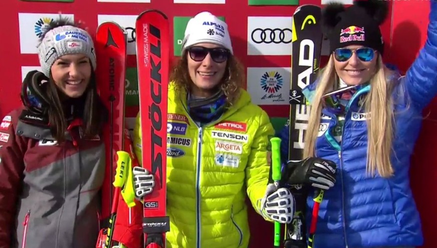 Das Podest der WM-Abfahrt: Ilka Stuhec flankiert von Stephanie Venier und Lindsey Vonn.