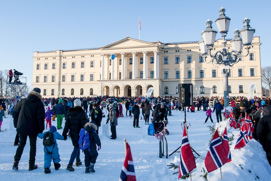 Bitte kein Aufsehen: Zum 25. Thronjubiläum wünschte sich König Harald V. ein Schnee-Fest.