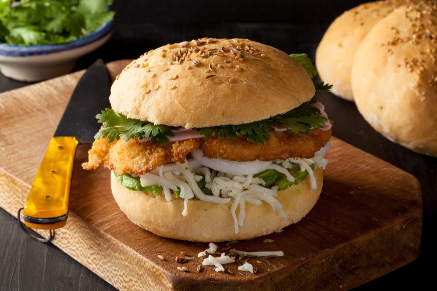 cemita poblana con milanesa mexikanisches essen food schnitzel sandwich