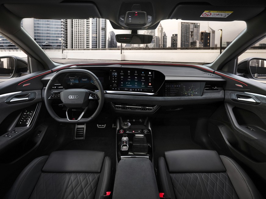 Nachrichten Linkding Cockpit mit bis zu drei Bildschirmen – plus Head-up-Display.