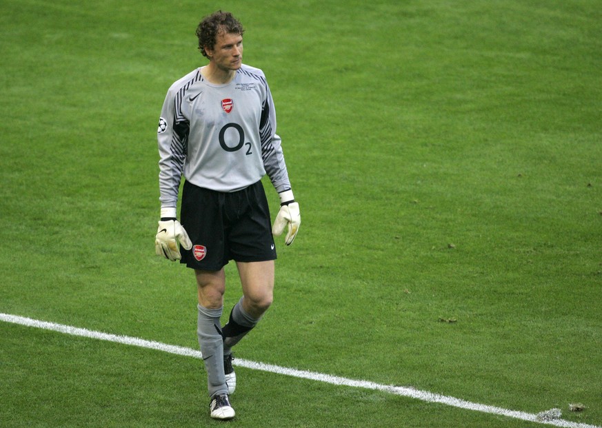 Arsenal&#039;s goalkeeper Jens Lehmann from Germany leaves the field after being given a red card during their Champions League final soccer match against Barcelona in the Stade de France in Saint-Den ...