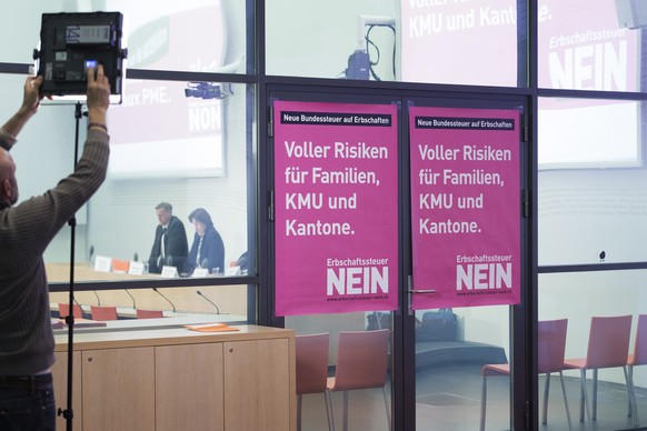 Plakate der Nein-Kampagne.