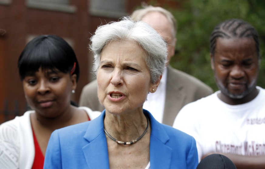 Green Party presidential candidate Jill Stein speaks during a news conference at South Austin neighborhood Thursday, Sept. 8, 2016, in Chicago. (AP Photo/Tae-Gyun Kim)