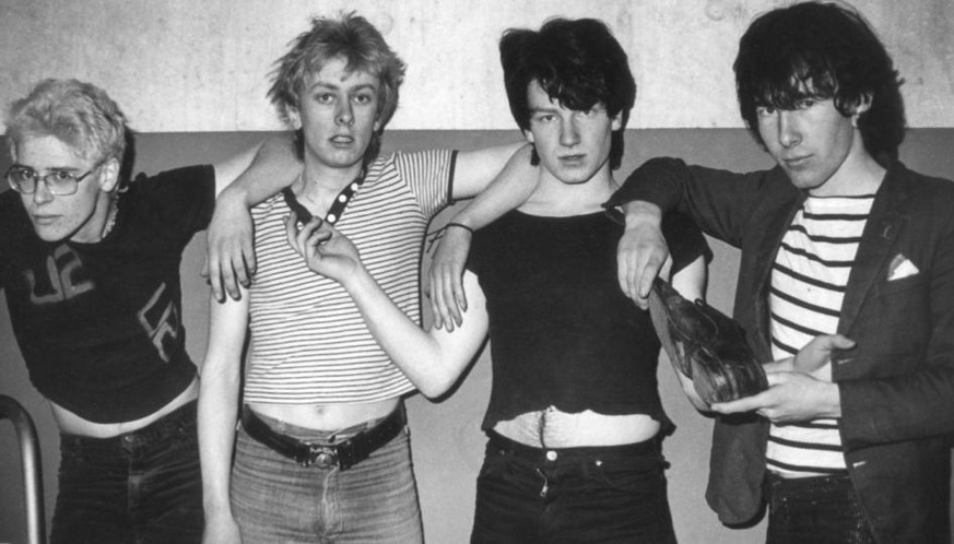 u2 1979 bono the edge irland dublin musik pop https://www.irishtimes.com/culture/books/dublin-exposure-citizen-photography-of-u2-and-other-early-punks-1.1663035