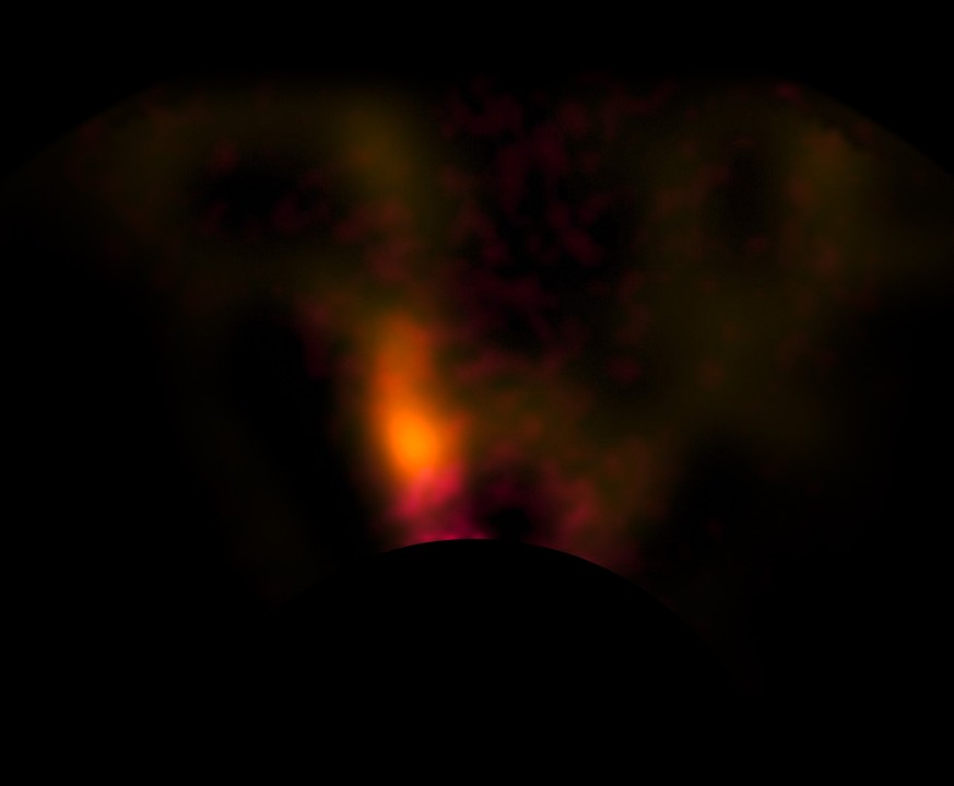Dieses Bild wurde mit dem NACO-System am Very Large Telescope der ESO aufgenommen und zeigt den Protoplaneten-Kandidaten in der Gas- und Staubscheibe um den jungen Stern HD 100546. Der hellste Bereich ...