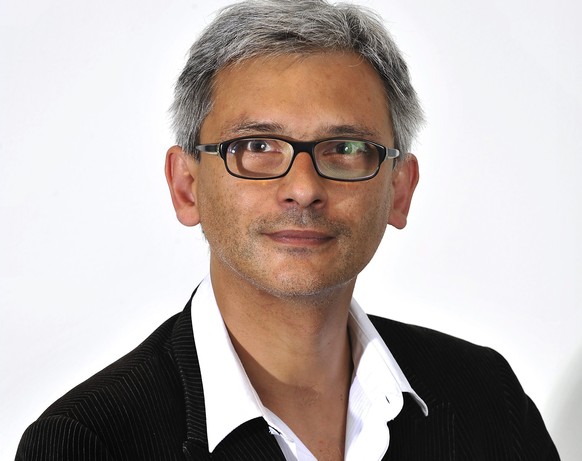 Der Journalist Ludovic Rocchi deckte eine Plagiatsaffäre der Uni Neuenburg auf&nbsp;– Im August 2013 wurde sein Haus durchsucht und dabei Computer und Daten beschlagnahmt.