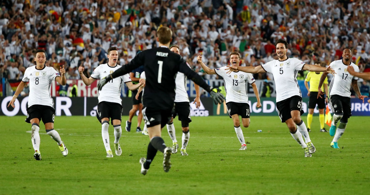 Und dann gibt's kein Halten mehr: Deutschland steht im Halbfinal.