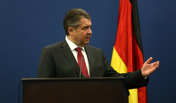 epa05926688 German Foreign Minister Sigmar Gabriel join a press conferance with Palestinian Prime Minister Rami Hamdallah (Not Pictured) in the West Bank city of Ramallah, 25 April 2017. EPA/ALAA BADA ...