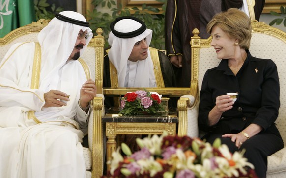 Ohne Kopftuch: Die damalige First Lady Laura Bush 2007 beim Treffen mit König Abdullah.