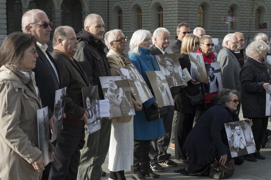 Opfer von Zwangsmassnahmen auf dem Bundesplatz in Bern