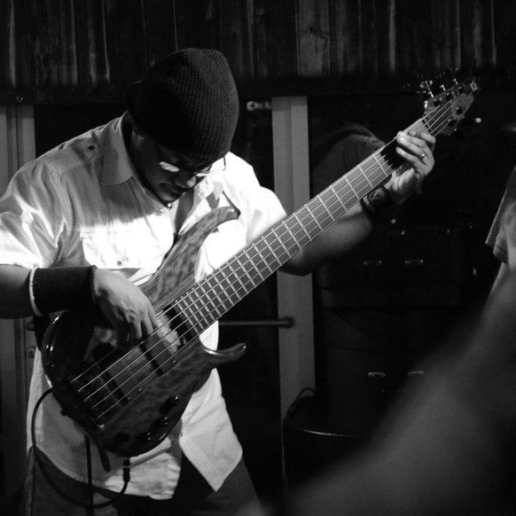 https://www.talkbass.com/threads/slung-low-or-high.970636/page-3 e-bass bassgitarre bass