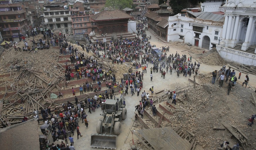 Grosse Zerstörung auf einem zentralen Platz in der nepalesischen Hauptstadt Kathmandu.