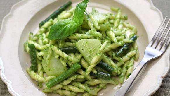 trofie all pesto con patate e fagiolini pasta italien ligurien