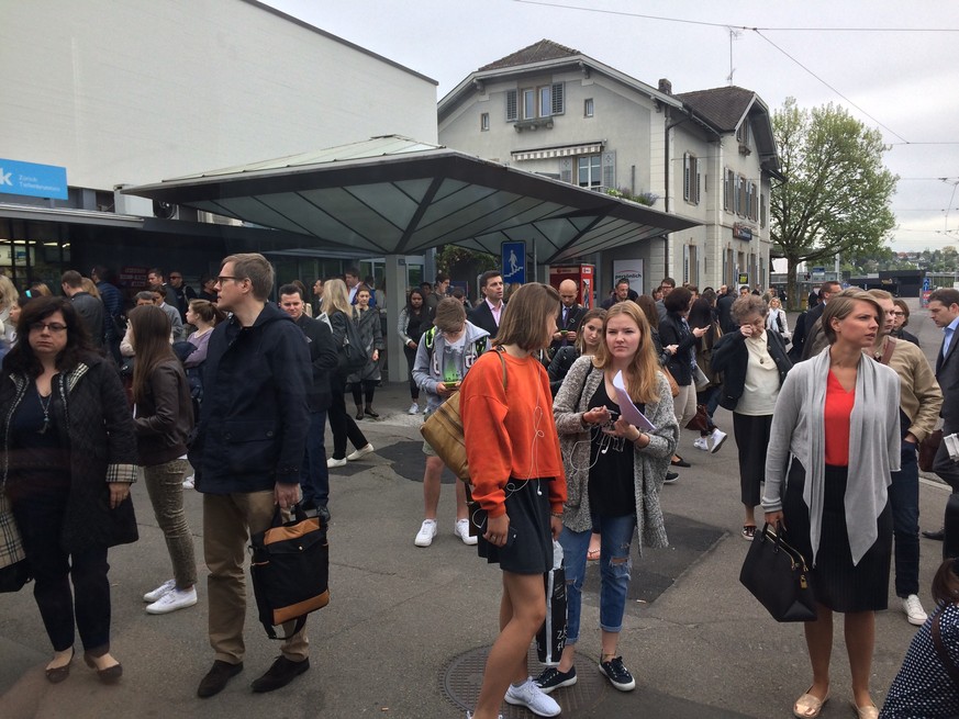 Bahnhof Tiefenbrunnen in Zürich: Nichts geht mehr.