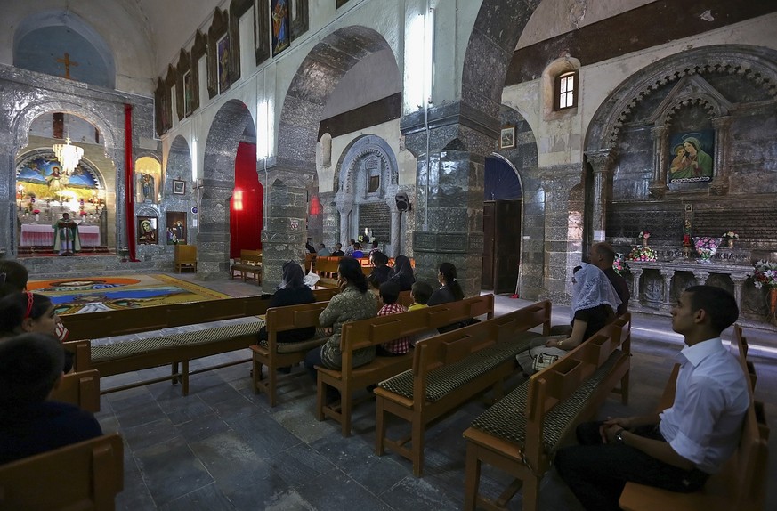 Gottesdienst in einer Kirche im irakischen Alqosh, 50 Kilometer nördlich von Mossul (15.06.2014).