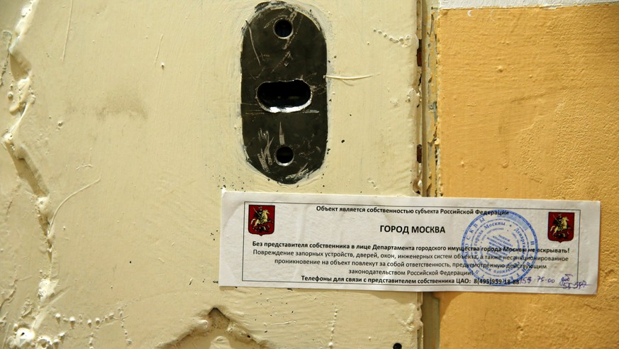 The office door of rights group Amnesty International is sealed off in Moscow, Russia, November 2, 2016. REUTERS/Maxim Zmeyev