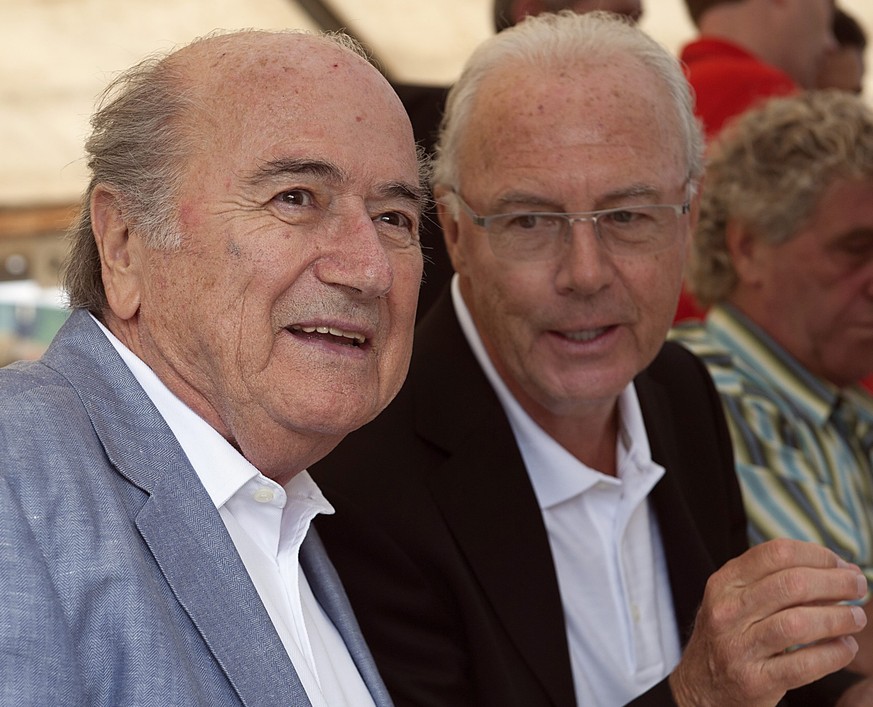 August 2014: Sepp Blatter und Franz Beckenbauer am Sepp-Blatter-Fussballturnier in Ulrichen SZ.