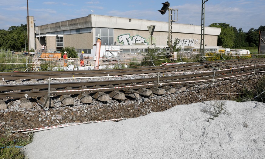 epa06143776 A view of a part of the rail subsidence in Rastatt, Germany, 14 August 2017. After the railway tracks sank in Rastatt, on the Rhine valley route between Rastatt and Baden Baden after subsi ...