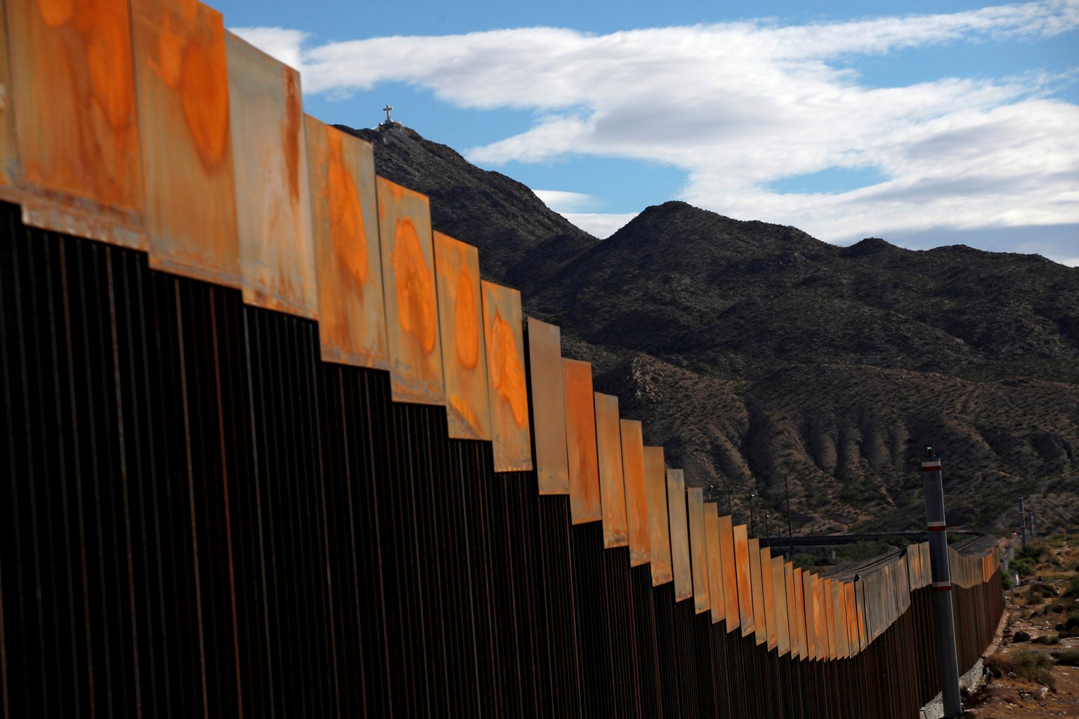 File Photo: A general view shows a newly built section of the U.S.-Mexico border wall at Sunland Park, U.S. opposite the Mexican border city of Ciudad Juarez, Mexico, November 9, 2016. Picture taken f ...