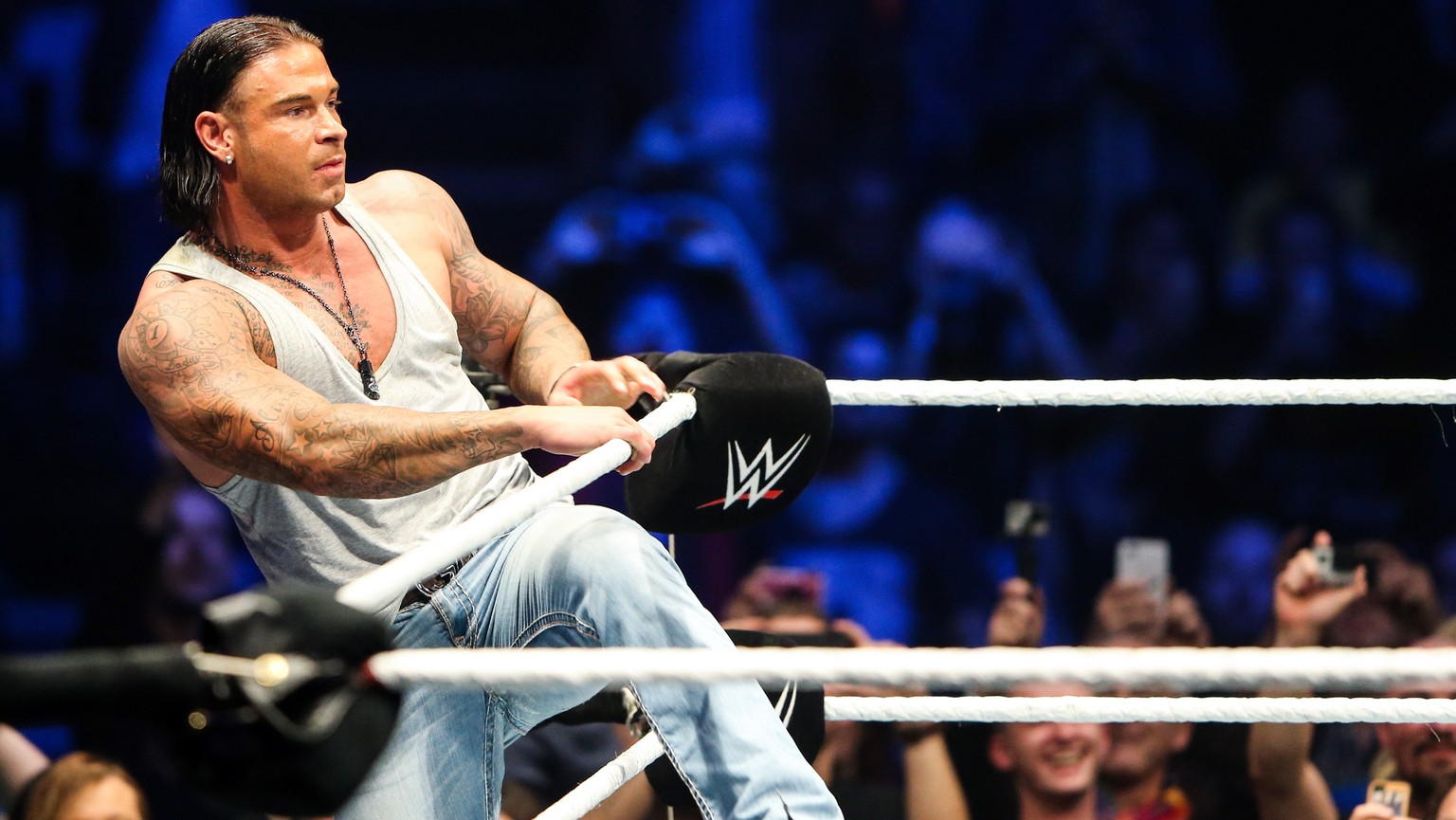 FRANKFURT AM MAIN, GERMANY - NOVEMBER 15: Tim Wiese enters the boxing ring during WWE Live 2014 at Festhalle on November 15, 2014 in Frankfurt am Main, Germany. (Photo by Simon Hofmann/Bongarts/Getty  ...