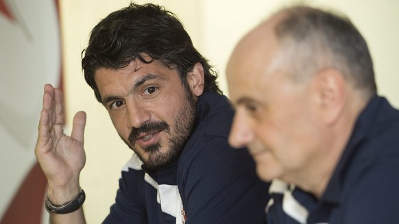 Arno Rossini, le nouvel entraineur du FC Sion, droite, et Gennaro Gattuso, le joueur du FC Sion, gauche, parlent lors d&#039;une conference de presse ce mercredi 27 mars 2013 au Stade de Tourbillon a  ...
