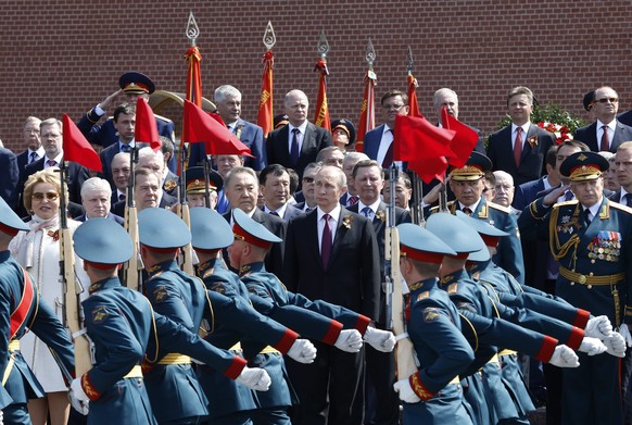 Putin bei der Abnahme einer Parade am 9. Mai 2016 in Moskau.