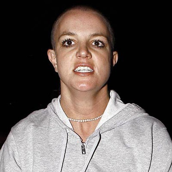 Britney Spears gets crazy after desperatly trying to see her kids at Kevin Federline&#039;s place in Tarzana. Britney took an umbrella and hit an empty car Feb 21, 2007 X17online EXCLUSIVE