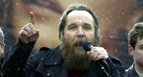 Alexander Dugin 2007 während einer Kundgebung in Moskau.&nbsp;