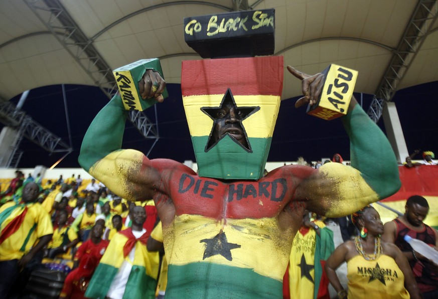 A Ghana fan poses before their semi-final soccer match of the 2015 African Cup of Nations against Equatorial Guinea in Malabo, February 5, 2015. REUTERS/Amr Abdallah Dalsh (EQUATORIAL GUINEA - Tags: S ...