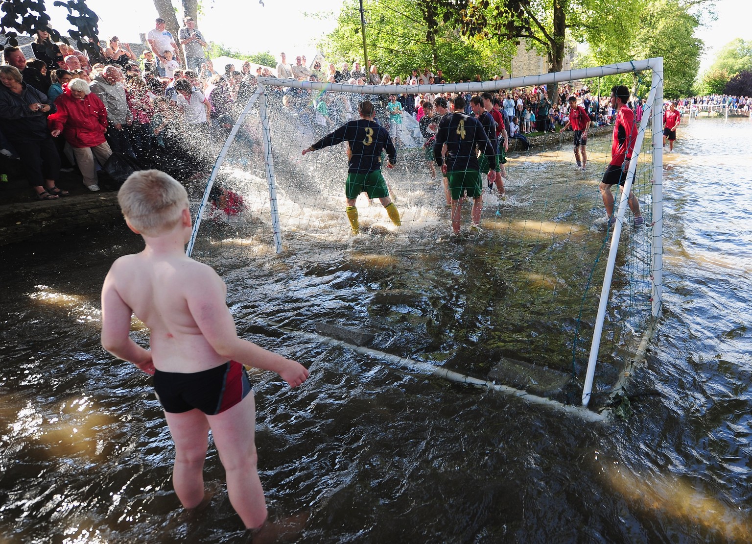 Um jugendlichen Nachwuchs braucht sich der Fluss-Fussball keine Sorgen zu machen.&nbsp;