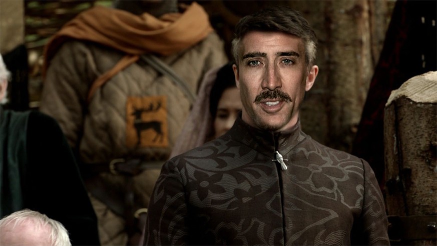 Cage als Petyr Baelish.