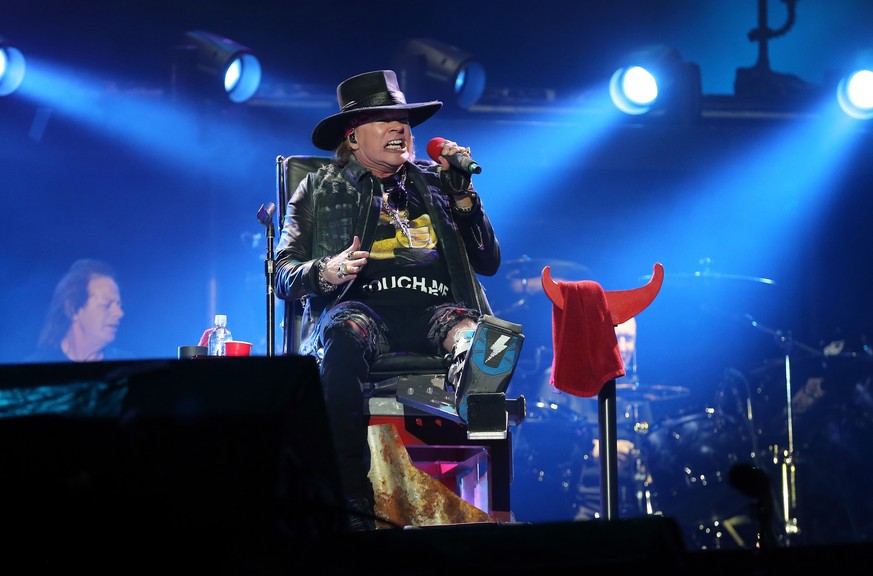 Rockt auch mit Handicap: Axl Rose gestern Abend in Lissabon.&nbsp;