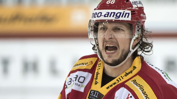 Tigers Sven Lindemann, jubelt, waehrend dem Playout - Final Spiel 4 der NLA, zwischen den SCL Tigers und dem EHC Biel, am Samstag, 26. Maerz 2016, in der Ilfishalle in Langnau. (KEYSTONE/Marcel Bieri)