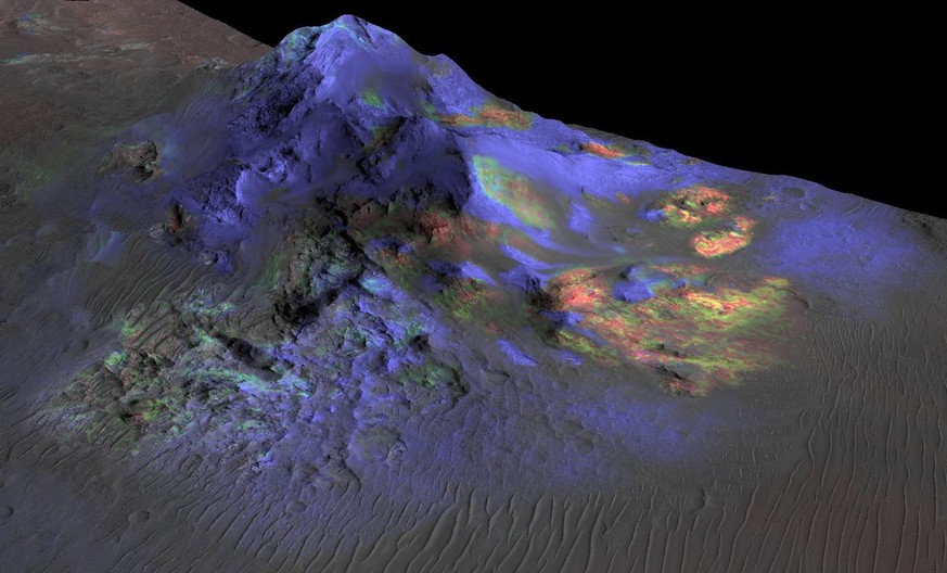 Kosmische Brocken prallten mit solch grosser&nbsp;Wucht auf die Mars-Oberfläche, dass das Gestein zu Glas schmolz (grüne Farbe).&nbsp;