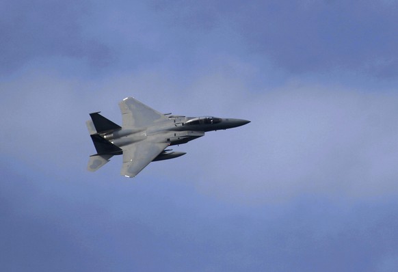 epa05317140 A US F-15 Eagle fighter aircraft flies during an Arresting Gear Certification event at Lielvarde Air Base, Latvia, 19 May 2016. EPA/VALDA KALNINA