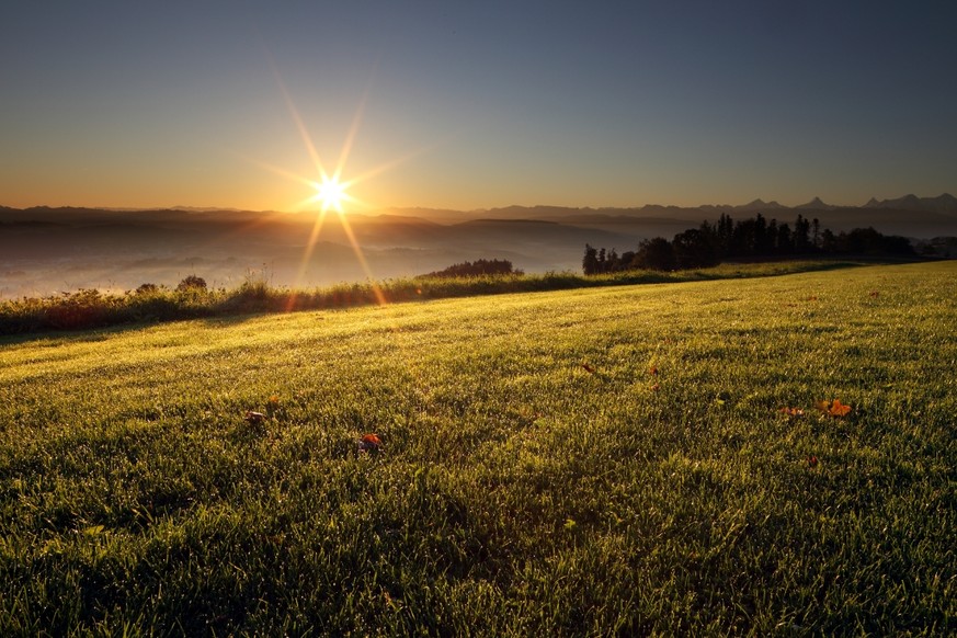 Früh aufstehen lohnt sich – der Sonnenaufgang auf dem Gurten ist prächtig.