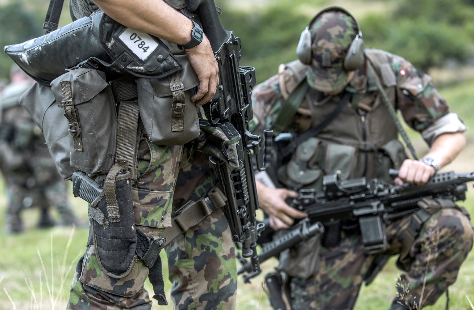 Nachrichten Linkding ARCHIVBILD - ZUM THEMA ARMEEBOTSCHAFT 2019 AN DER SOMMERSESSION DER EIDGENOESSISCHEN RAETE AM DONNERSTAG, 6. JUNI 2019, STELLEN WIR IHNEN FOLGENDES BILDMATERIAL ZUR VERFUEGUNG - Grenadier recruits car ...