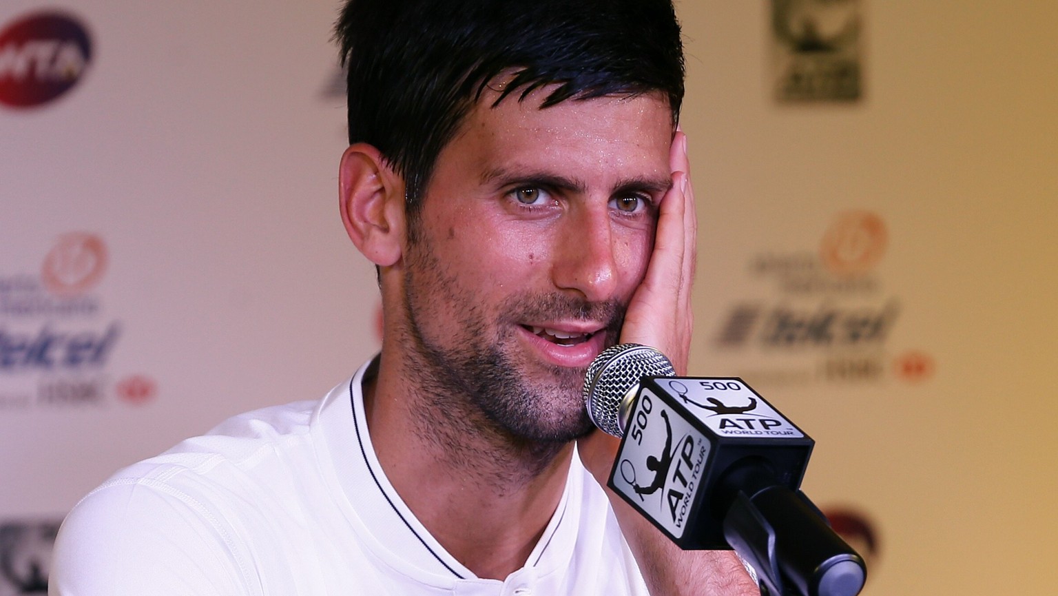 epa05819655 Serbian tennis player Novak Djokovic speaks during a press conference about his participation in the Mexican Tennis Open, in Acapulco, Mexico, 27 February 2017. EPA/José Méndez .