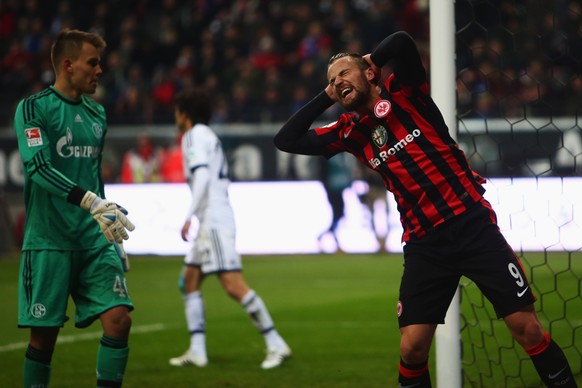 Haris Seferovic vergibt gegen Schalke mehrere Chancen, feiert am Ende aber einen verdienten Sieg.