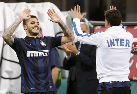 Mauro Icardi feiert seinen Treffer mit Zanetti ...