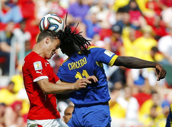 Gegen Ecuador liess Steve von bergen seinem Gegenspieler Caicedo keinen Stich.