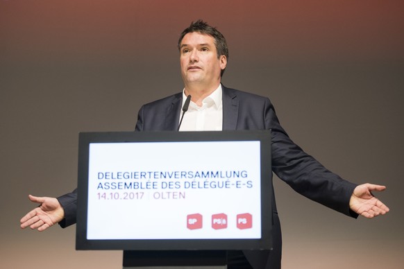 Der Praesident des SP Schweiz Christian Levrat anlaesslich der Delegiertenversammlung der SP Schweiz vom Samstag, 14. Oktober 2017 im Stadttheater Olten. (KEYSTONE/Urs Flueeler)