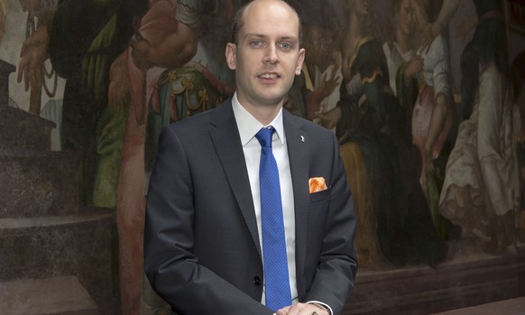 Joel Thuering (SVP) posiert als Statthalter des Grossratspraesidiums im Rathaus in Basel am Mittwoch, 6. Januar 2015. (KEYSTONE/Georgios Kefalas)