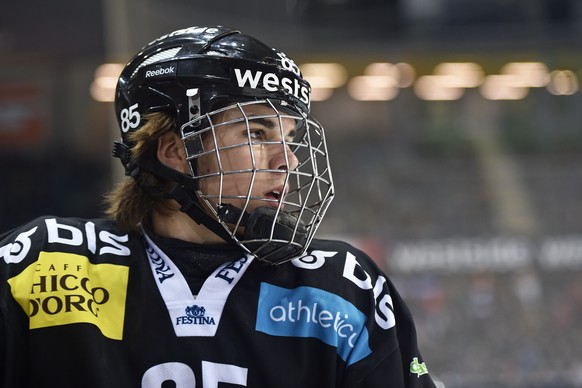13.11.2015; Bern; Eishockey NLA - SC Bern - Lausanne HC; 
Nico Hischier (Bern)
 (Urs Lindt/freshfocus)