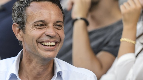 ARCHIV --- ZU DEN ANSTEHENDEN UMWAELZUNGEN BEIM FC BASEL STELLEN WIR IHNEN FOLGENDES BILD ZUR VERFUEGUNG --- Bernhard Heusler, President of FC Basel, smiles during an UEFA Champions League third quali ...